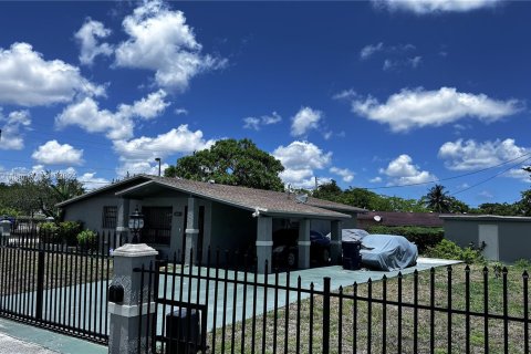 Casa en venta en Miami Gardens, Florida, 3 dormitorios, 150.22 m2 № 1292149 - foto 3