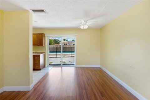 House in Fort Lauderdale, Florida 3 bedrooms, 96.25 sq.m. № 1146569 - photo 18