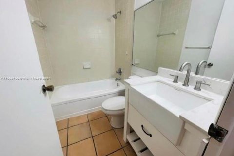 Touwnhouse à louer à Miami, Floride: 3 chambres, 96.06 m2 № 1345757 - photo 12