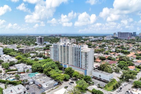 Condo in Miami, Florida, 2 bedrooms  № 1345793 - photo 8