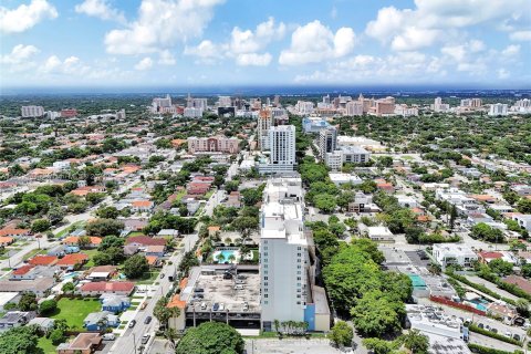 Condo in Miami, Florida, 2 bedrooms  № 1345793 - photo 9