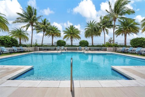 Copropriété à louer à Miami, Floride: 2 chambres, 102.84 m2 № 1345793 - photo 2