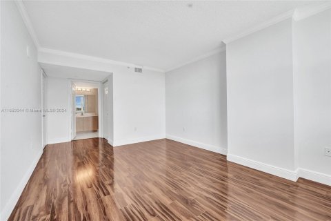 Condo in Miami, Florida, 2 bedrooms  № 1345793 - photo 27