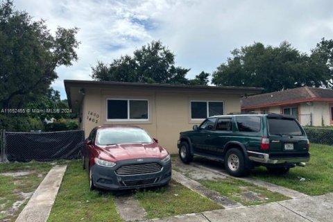 Immobilier commercial à vendre à Miami, Floride: 120.77 m2 № 1345755 - photo 1