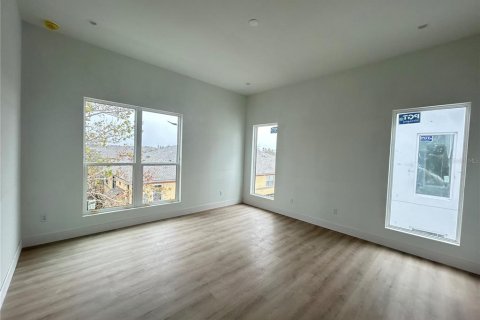 Купить таунхаус в Сент-Питерсберг, Флорида 3 комнаты, 231.42м2, № 659917 - фото 9