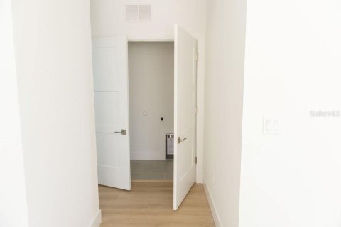 Купить таунхаус в Сент-Питерсберг, Флорида 3 комнаты, 231.42м2, № 659917 - фото 28
