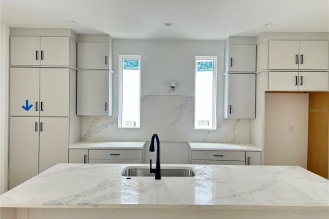 Купить таунхаус в Сент-Питерсберг, Флорида 3 комнаты, 231.42м2, № 659917 - фото 23