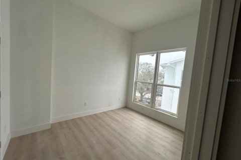 Купить таунхаус в Сент-Питерсберг, Флорида 3 комнаты, 231.42м2, № 659917 - фото 12