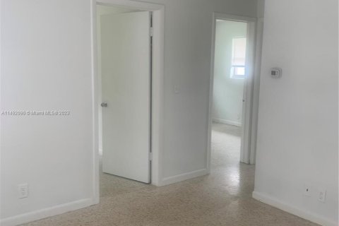 Immobilier commercial à vendre à Pahokee, Floride: 205.13 m2 № 873907 - photo 11