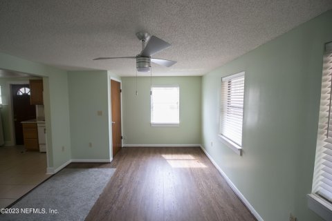 House in Jacksonville, Florida 2 bedrooms, 283.44 sq.m. № 887227 - photo 4