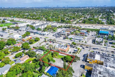 Купить коммерческую недвижимость в Норт-Майами, Флорида № 980609 - фото 5
