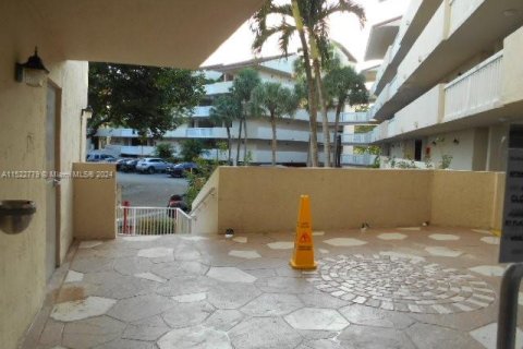 Condominio en venta en Lauderhill, Florida, 2 dormitorios, 106.65 m2 № 980538 - foto 28