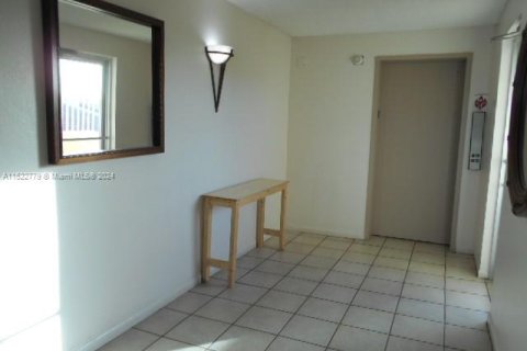 Condominio en venta en Lauderhill, Florida, 2 dormitorios, 106.65 m2 № 980538 - foto 25