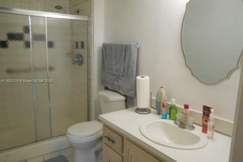 Condo in Lauderhill, Florida, 2 bedrooms  № 980538 - photo 14