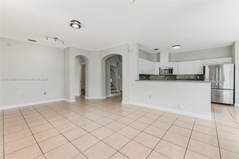 Casa en venta en Miami, Florida, 4 dormitorios, 282.7 m2 № 1237564 - foto 23