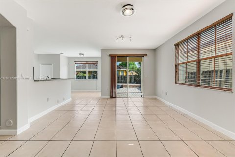 Villa ou maison à vendre à Miami, Floride: 4 chambres, 282.7 m2 № 1237564 - photo 25