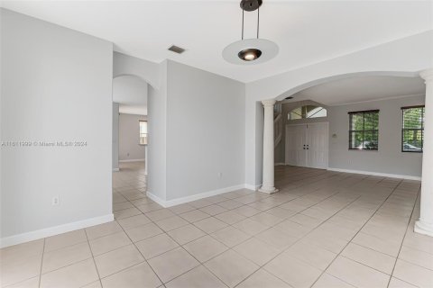 Villa ou maison à vendre à Miami, Floride: 4 chambres, 282.7 m2 № 1237564 - photo 15