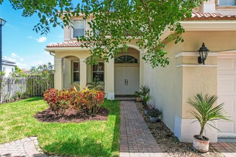 Villa ou maison à vendre à Miami, Floride: 4 chambres, 282.7 m2 № 1237564 - photo 1