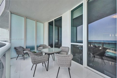 Condo in Sunny Isles Beach, Florida, 3 bedrooms  № 1181377 - photo 22