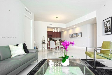 Condo in Sunny Isles Beach, Florida, 3 bedrooms  № 1181377 - photo 2