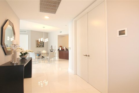 Condo in Sunny Isles Beach, Florida, 3 bedrooms  № 1181377 - photo 13