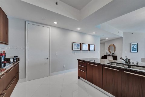 Condo in Sunny Isles Beach, Florida, 3 bedrooms  № 1181377 - photo 23