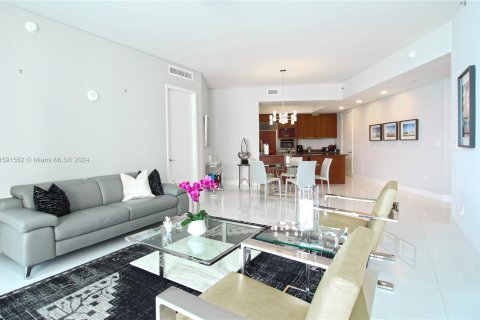 Condo in Sunny Isles Beach, Florida, 3 bedrooms  № 1181377 - photo 8