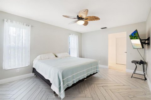 Villa ou maison à vendre à Cape Coral, Floride: 3 chambres, 191.01 m2 № 1113415 - photo 14