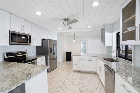 Casa en venta en Cape Coral, Florida, 3 dormitorios, 191.01 m2 № 1113415 - foto 3