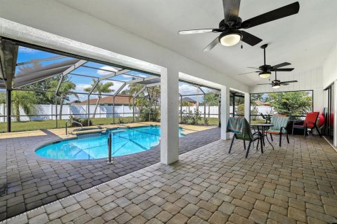 Villa ou maison à vendre à Cape Coral, Floride: 3 chambres, 191.01 m2 № 1113415 - photo 18