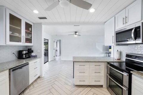 Casa en venta en Cape Coral, Florida, 3 dormitorios, 191.01 m2 № 1113415 - foto 8