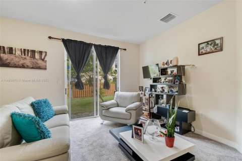 Casa en venta en Homestead, Florida, 3 dormitorios, 141.49 m2 № 863568 - foto 5