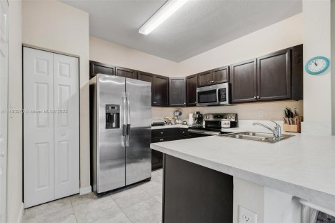 Casa en venta en Homestead, Florida, 3 dormitorios, 141.49 m2 № 863568 - foto 30