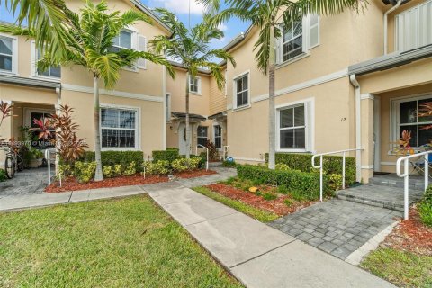 House in Homestead, Florida 3 bedrooms, 141.49 sq.m. № 863568 - photo 29