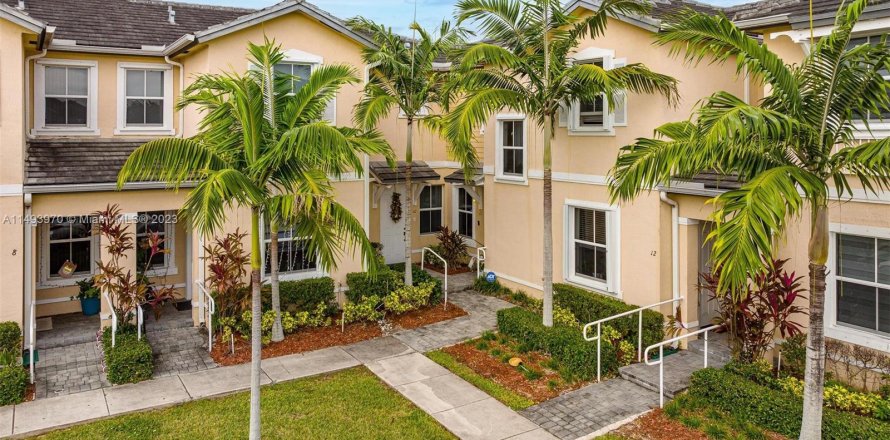 Villa ou maison à Homestead, Floride 3 chambres, 141.49 m2 № 863568