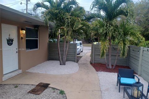 Купить коммерческую недвижимость в Норт-Майами-Бич, Флорида 165.18м2, № 863566 - фото 4