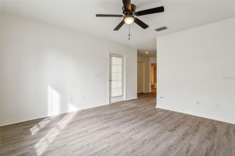 Townhouse in Tampa, Florida 4 bedrooms, 160.16 sq.m. № 1343375 - photo 6