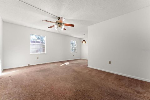 Condo in Leesburg, Florida, 2 bedrooms  № 1408061 - photo 7