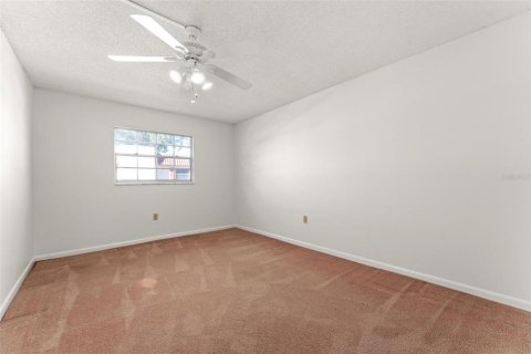 Condo in Leesburg, Florida, 2 bedrooms  № 1408061 - photo 25