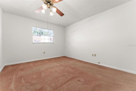 Condo in Leesburg, Florida, 2 bedrooms  № 1408061 - photo 20