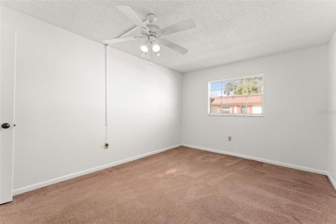 Condo in Leesburg, Florida, 2 bedrooms  № 1408061 - photo 27