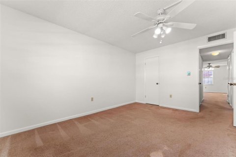 Condo in Leesburg, Florida, 2 bedrooms  № 1408061 - photo 26