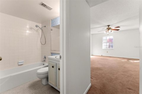 Condo in Leesburg, Florida, 2 bedrooms  № 1408061 - photo 30