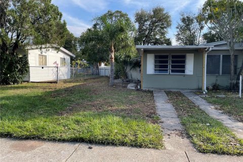 House in Tampa, Florida 2 bedrooms, 108.79 sq.m. № 1408002 - photo 2