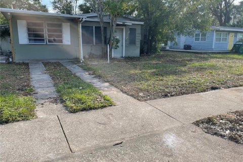 House in Tampa, Florida 2 bedrooms, 108.79 sq.m. № 1408002 - photo 1