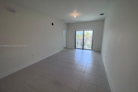 Condominio en venta en Doral, Florida, 1 dormitorio, 68.56 m2 № 1000493 - foto 27