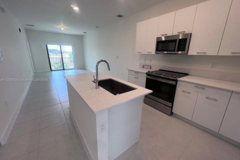 Condominio en venta en Doral, Florida, 1 dormitorio, 68.56 m2 № 1000493 - foto 22