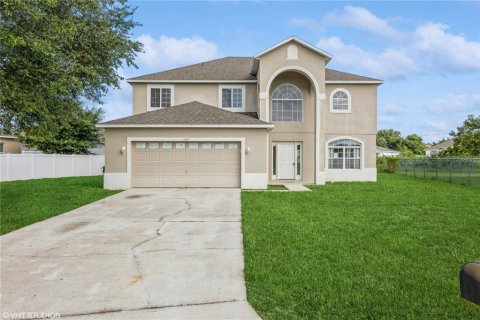 House in Kissimmee, Florida 4 bedrooms, 272.3 sq.m. № 1324281 - photo 1