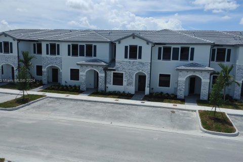 Townhouse in Homestead, Florida 3 bedrooms, 137.77 sq.m. № 1281950 - photo 1