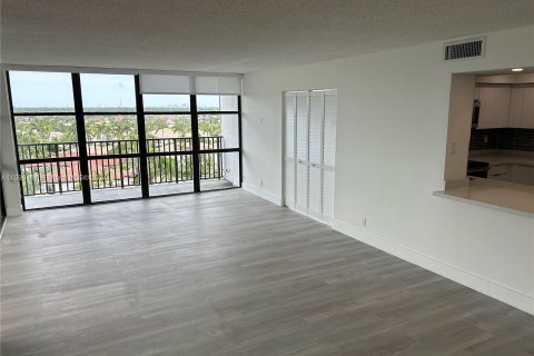 Condominio en venta en Hallandale Beach, Florida, 3 dormitorios, 132.85 m2 № 1206991 - foto 4
